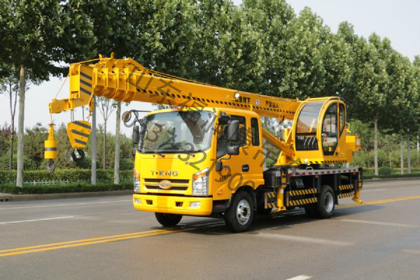 8噸汽車(chē)吊 唐俊